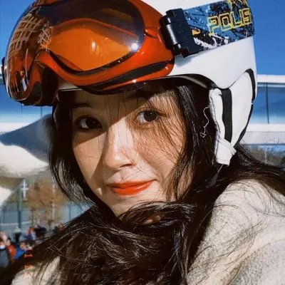 巴黎春色 海报