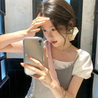 熟悉的她 海报